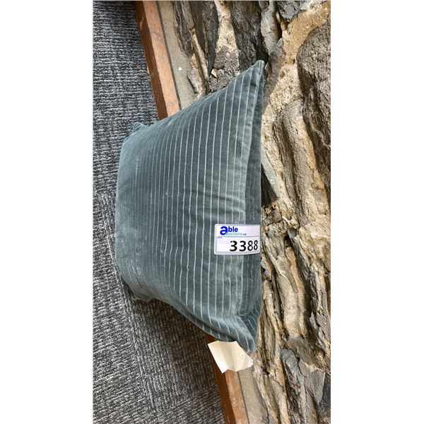 GROUP OF 4 TEAL CUSHIONS