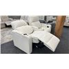 Image 2 : PALLISER ELITE POWER DOUBLE RECLINER, FROST LEATHER. RETAIL $3,000.