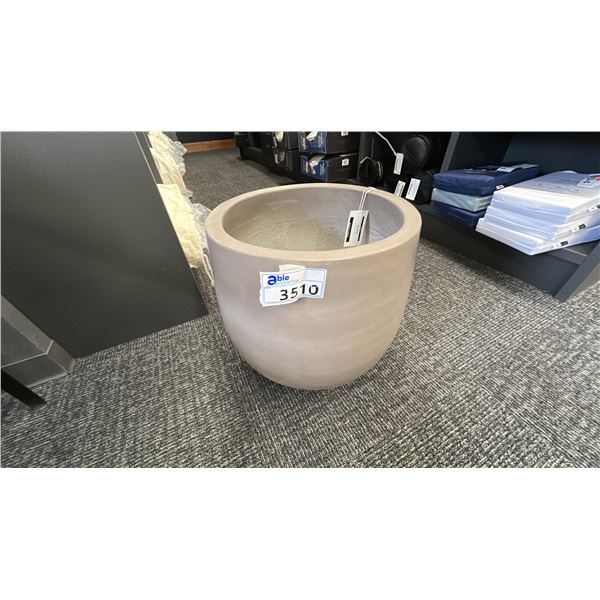 19" DIAMETER CERAMIC POT.