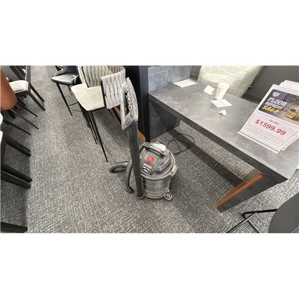 CRAFTSMAN 8 GALLON SHOP VACUUM