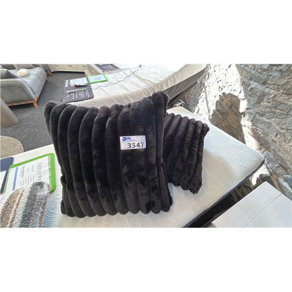 PAIR OF SABLE BLACK PILLOWS