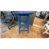 Image 2 : 32" ROUND TALL BLUE PATIO TABLE. C.R. PLASTICS.