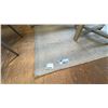 Image 2 : 7' X 5'1" SURYA BIRDIE CARPET.