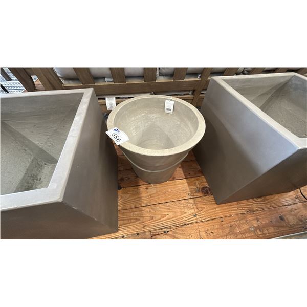 18" ROUND CERAMIC PLANTER