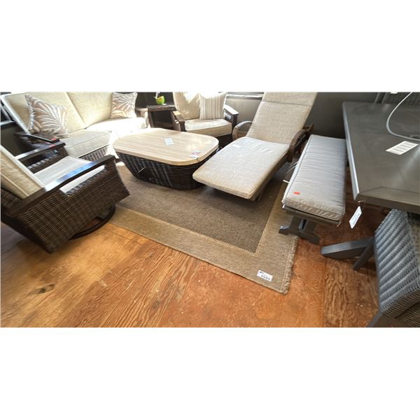 9'8" X 7'8" SURYA MIRAGE CARPET