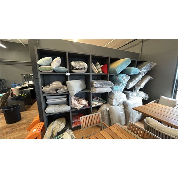 LARGE GROUP OF ASST FURNITURE CUSHIONS AND APPROX 20 OUTDOOR FURNITURE COVERS