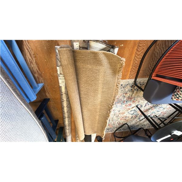 6'9" X 5'1" SURYA MIRAGE CARPET