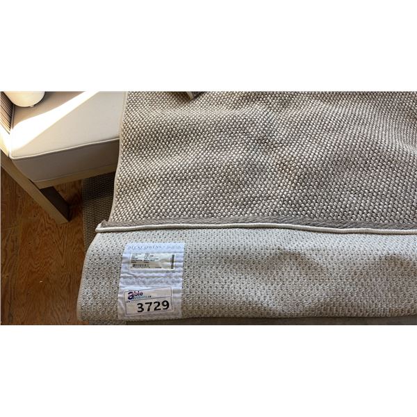 5' X 45" SURYA BIRDIE CARPET