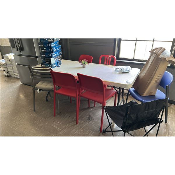 GROUP LOT. FOLDING TABLE, 6 CHAIRS AND 6 TREASURE GARDEN HALO UMBRELLA LIGHTS 110V