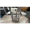 Image 1 : NAPOLEON STAINLESS STEEL BBQ MODEL: ROGUE SE 425 PROPANE, W/ INFRARED SIDE BURNER. 55" WIDE OVERALL.