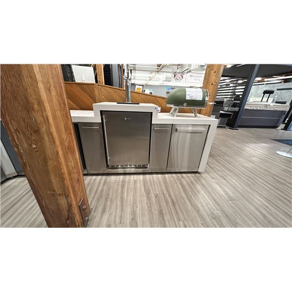 MONT ALPI 66" WIDE DRAFT BEER STATION. REFRIGERATED KEG STATION WITH 3 TAPS. QUARTZ COUNTER TOPS.