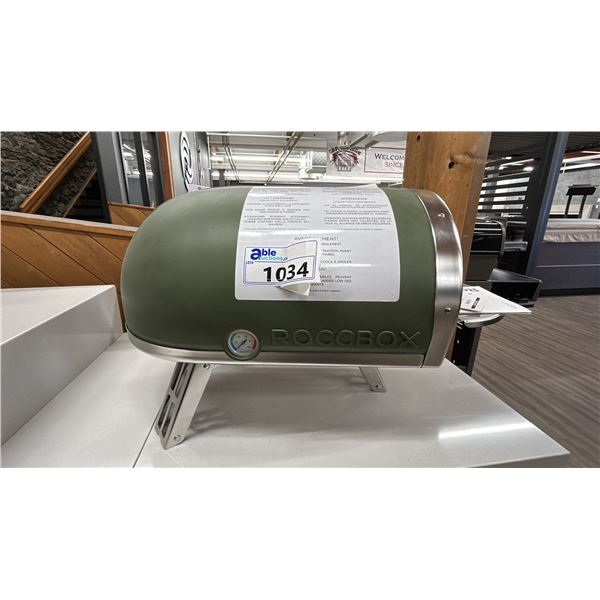 GOZNEY ROCCBOX MINI PIZZA OVEN. INCLUDES WOOD BURNING FIREBOX.