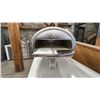 Image 2 : GOZNEY ROCCBOX MINI PIZZA OVEN. INCLUDES WOOD BURNING FIREBOX.
