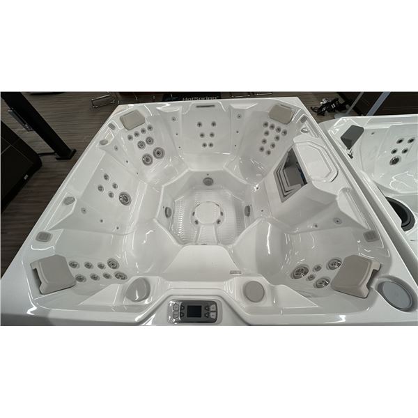 HOTSPRING LIMELIGHT HOTTUB. PULSE MODEL. 7 SEAT. 445 GALLON. FRESH WATER IQ WITH SMART MONITORING