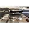 Image 2 : NAPOLEON PRESTIGE 665 NATURAL GAS GRILL. STAINLESS STEEL, ILLUMINATED KNOBS. 74 WIDE OVERALL.