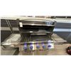 Image 3 : NAPOLEON PRESTIGE 665 NATURAL GAS GRILL. STAINLESS STEEL, ILLUMINATED KNOBS. 74 WIDE OVERALL.