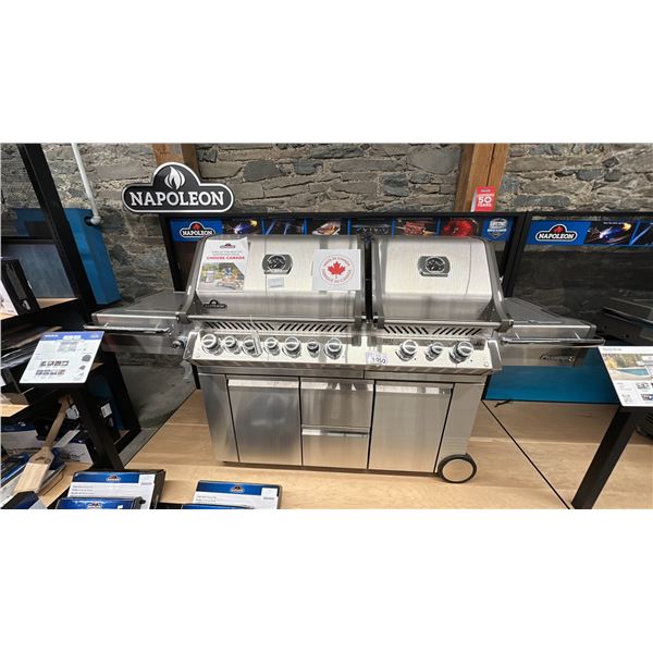 NAPOLEON PRESTIGE PRO 825. NATURAL GAS, INFRARED ROTISSERIE GRILL, CUTTING BOARD, SIDE BURNER,