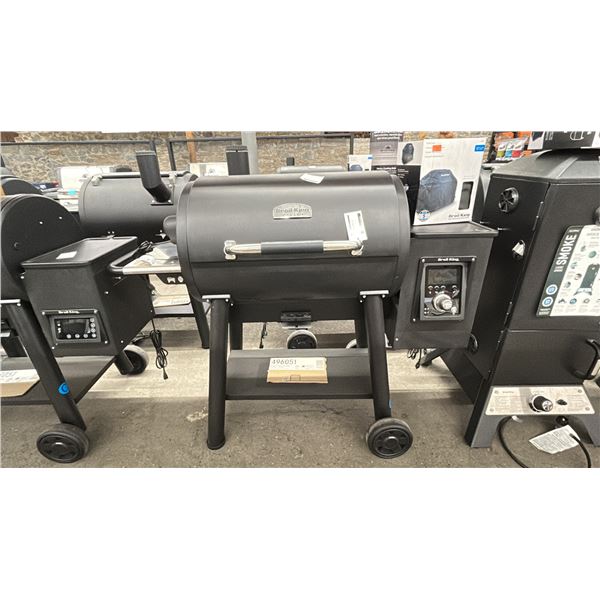 BROIL KING REGAL PELLET 500. INTEGRATED PELLET APP TO CONTROL COOKING FROM SMART PHONE DIAL EXACT