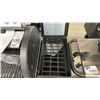 Image 3 : BROIL KING CROWN PELLET 400, INTEGRATED PELLET APP, TWO MEAT PROBES. 8 KG PELLET HOPPER.