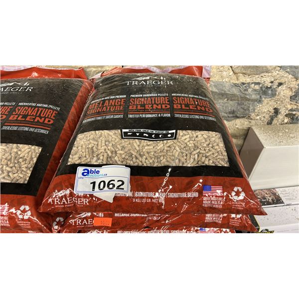 10 BAGS TRAEGER SIGNATURE BLEND SMOKING PELLETS