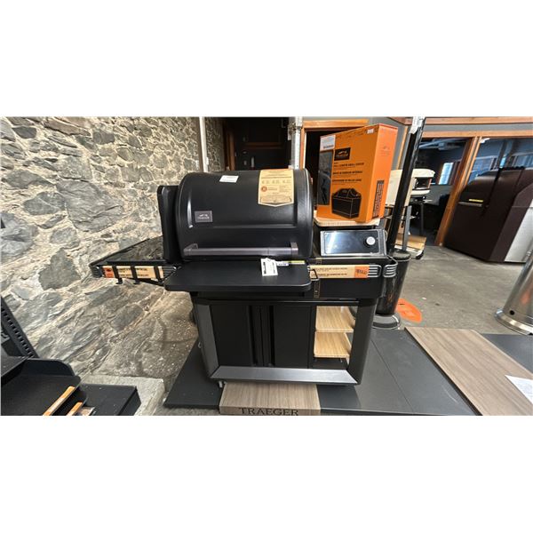 TRAEGER TIMBERLINE WOOD PELLET BBQ GRILL ELECTRIC 110 VOLT, W/ MEATER WIRELESS MEAT THERMOMETERS &
