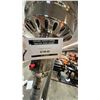 Image 6 : CROWN VERITY PATIO HEATER 2620 PROPANE HEATER