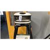 Image 7 : GOZNEY GAPBNCA1424 PIZZA OVEN ON STAND. COMES WITH DOME AND STAND COVER.