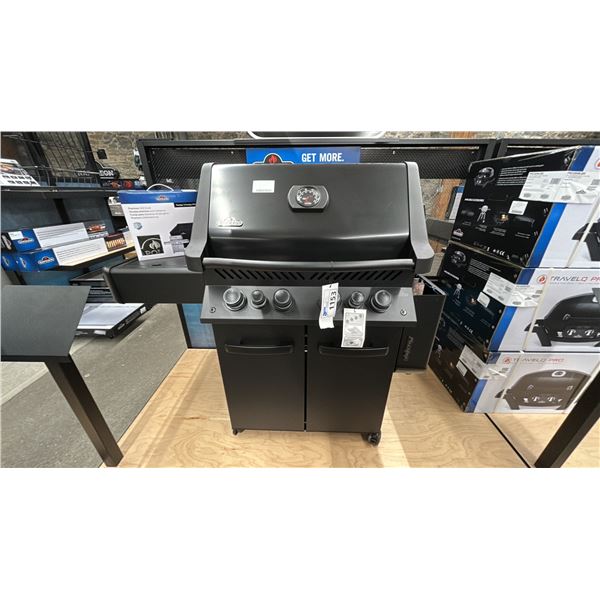 NAPOLEON PHANTOM PRESTIGE 500 NATURAL GAS GRILL. INFRARED SIDE BURNER. LED NIGHT LIGHT KNOBS