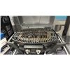 Image 2 : NAPOLEON TRAVELQ PRO 285 PORTABLE GRILL. MODEL PRO285X-BK. INCLUDES COVER