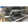 Image 4 : NAPOLEON TRAVELQ PRO 285 PORTABLE GRILL. MODEL PRO285X-BK. INCLUDES COVER