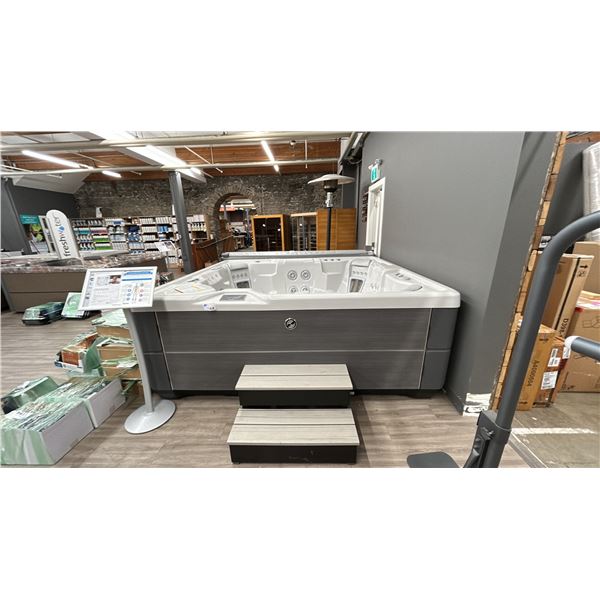 HOTSPRING HIGHLIFE. GRANDEE 7 SEAT HOT TUB. 49 JETS. 455 GALLON. 8'4" X 7'7".  FRESH WATER IQ READY.