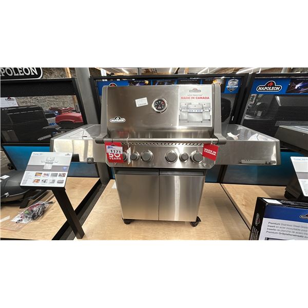 NAPOLEON PRESTIGE 500 STAINLESS STEEL PROPANE GRILL. 66" WIDE. INFRARED SIDE SIZZLE ZONE GRILL