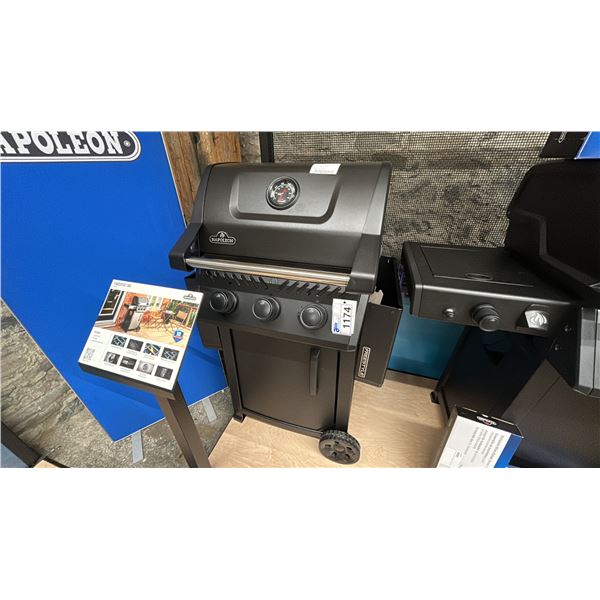 NAPOLEON FREESTYLE 365 3 BURNER PROPANE GRILL. MODEL F365DPMK-1
