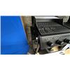 Image 4 : NAPOLEON FREESTYLE 365 3 BURNER PROPANE GRILL. MODEL F365DPMK-1