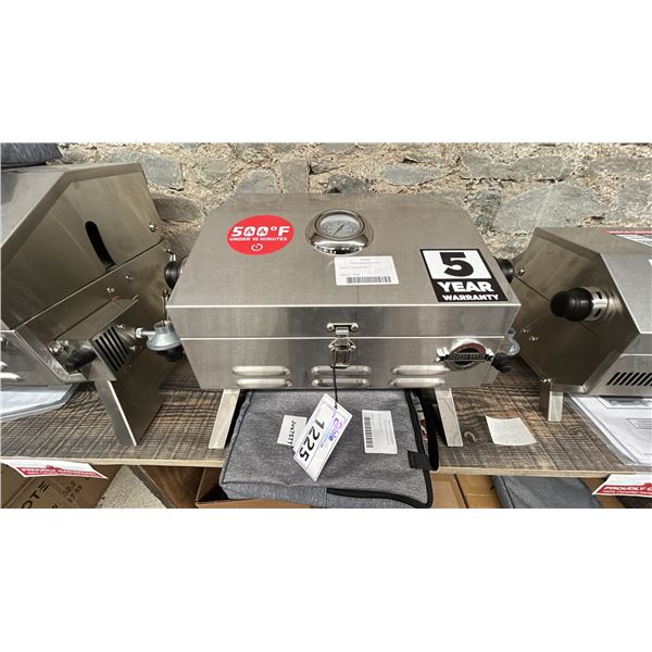 JACKSON GRILLS VERSA PORTABLE SERIES MODEL JVS75. INCLUDES COVER. PROPANE. FOLDING LEGS.