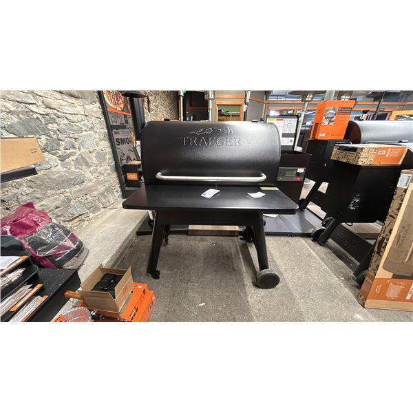 TRAEGER PRO 780 SMOKER GRILL. MODEL TFB78GLEC.  ELECTRIC. TEMP PROBE.