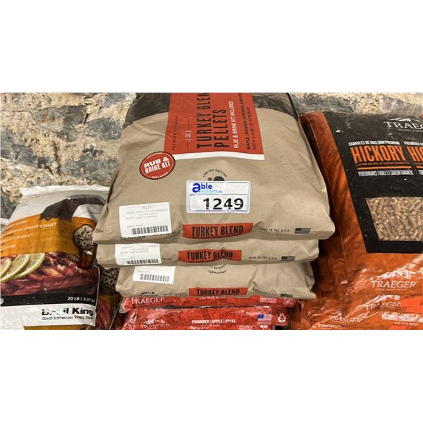 3 BAGS TRAEGER TURKEY BLEND PELLETS WITH RUB AND BRINE INCLUDED PLUS BAGS APPLE WOOD PELLETS