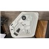 Image 10 : HOTSPRING SPOT COLLECTION 2 PERSON HOT TUB. TX MODEL. CORNER INSTALL. 11 JETS.