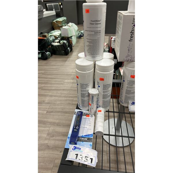 1X WATER QUALITY TESTER, 1X FILTER CLEANER, 2X 5-WAY TEST STRIPS,