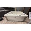 Image 1 : HOTSPRING HIGHLIFE COLLECTION. JETSETTER LX HOT TUB. 3 SEAT. 30 JETS. 250 GALLON. 7'X 5'8" X 33"