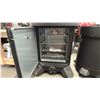 Image 3 : ALCHEMY AG32GS GRILL & SMOKER. $4,500 RETAIL  CHARCOAL OR WOOD.