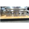 Image 5 : CAPITAL MODEL CG36RBIN 36" BBQ. BUILT-IN WITH ROTISSERIE AND SEAR ZONE. NATURAL GAS. MAESTRO AND