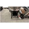Image 6 : RECTEQ RT-B380X BULLSEYE DELUXE SMOKER GRILL.
