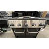 Image 5 : BROIL KING CROWN 520 NATURAL GAS BBQ. HEAVY CAST IRON GRIDS, COMES WITH COVER