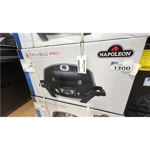 NAPOLEON NATURAL GAS TRAVELQ PRO 285 PORTABLE GRILL. MODEL PRO285N-BK. IN BOX