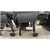 Image 10 : BROIL KING SMOKE REGAL OFFSET 400. MADE FOR THE ASPIRING PITMASTER. HEAVY CAST IRON GRIDS,