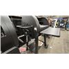 Image 8 : BROIL KING SMOKE REGAL OFFSET 400. MADE FOR THE ASPIRING PITMASTER. HEAVY CAST IRON GRIDS,