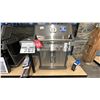 Image 1 : NAPOLEAN ROGUE PRO-S 525 PROPANE GAS GRILL WITH INFRARED S. DELUXE STAINLESS GRIDS. C/W COVER,
