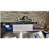 Image 9 : NAPOLEAN ROGUE PRO-S 525 PROPANE GAS GRILL WITH INFRARED S. DELUXE STAINLESS GRIDS. C/W COVER,