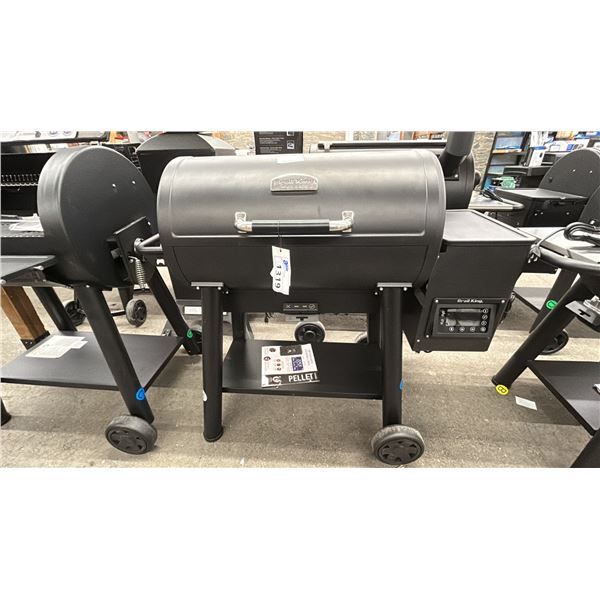 BROIL KING PELLET SMOKER GRILL.  ELECTRIC. MODEL CROWN PELLET 500